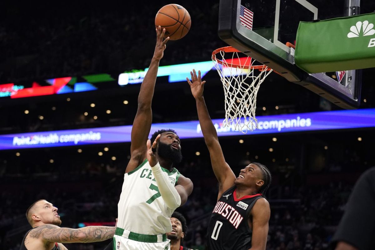 JAYLEN BROWN LAYUP VS ROCKETS